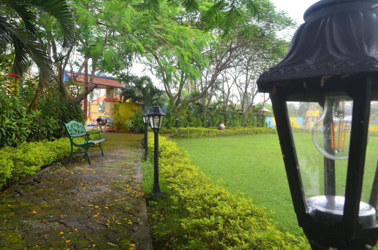 Panorama Country Club And Resort Āsansol Extérieur photo